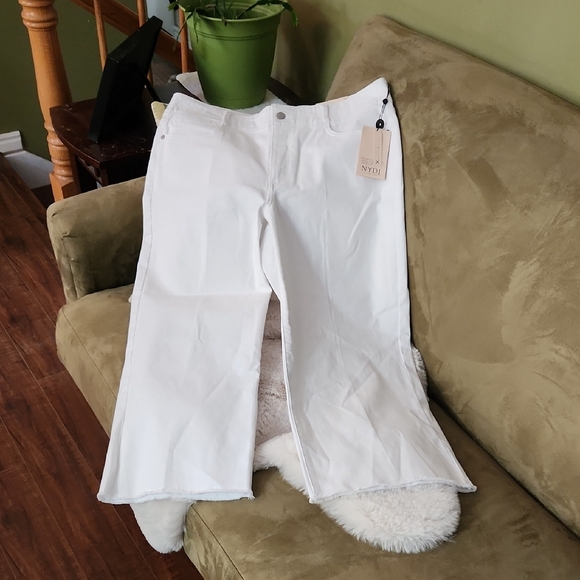 NWT NYDJ Crisp White Cropped Wide Leg  Jeans-Size 14 - Picture 1 of 5
